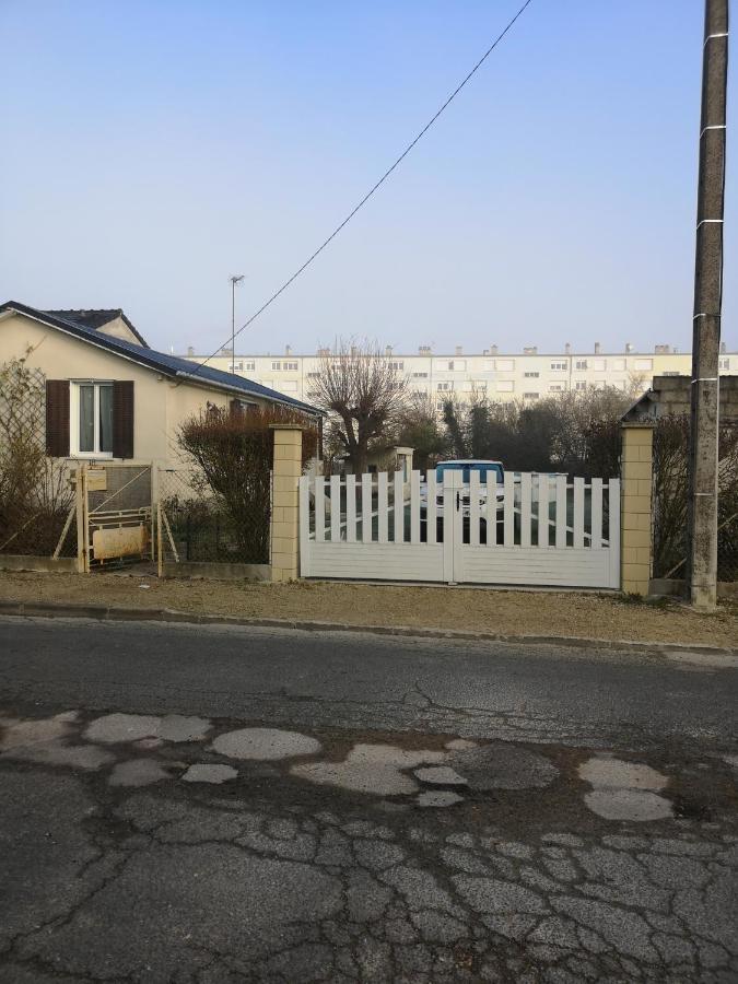 ロミイ・シュル・セーヌ Belle Maison De Vacancesヴィラ エクステリア 写真